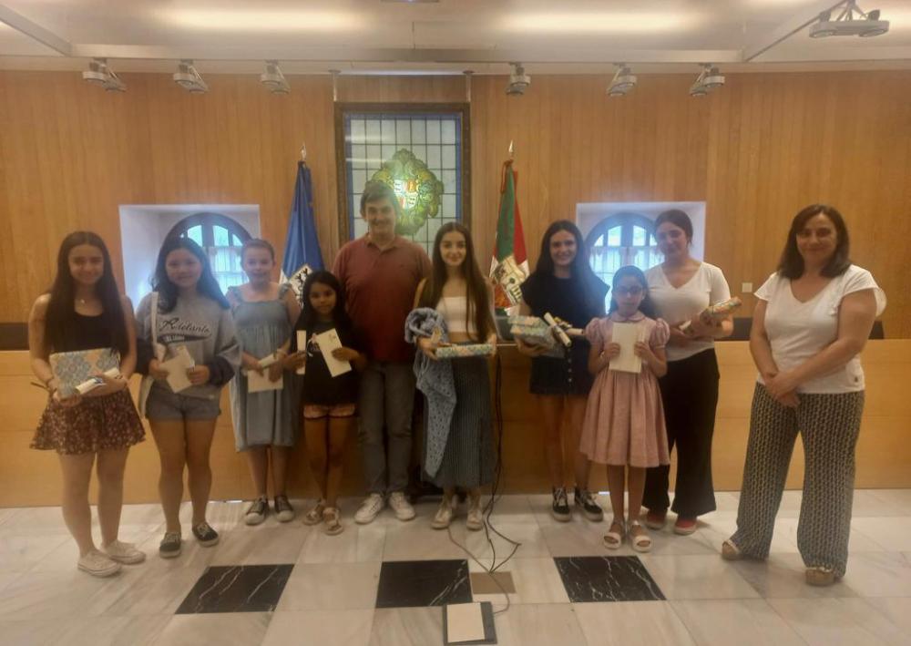 Imagen Premios del concurso de microcuentos, ilustraciones, cuentos, reportajes y representaciones breves