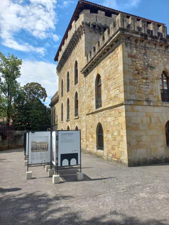 Mungiak Bilboko Euskal Museoko "Euskal kulturaren nazioarteko atea" erakusketa ibiltaria hartzen du