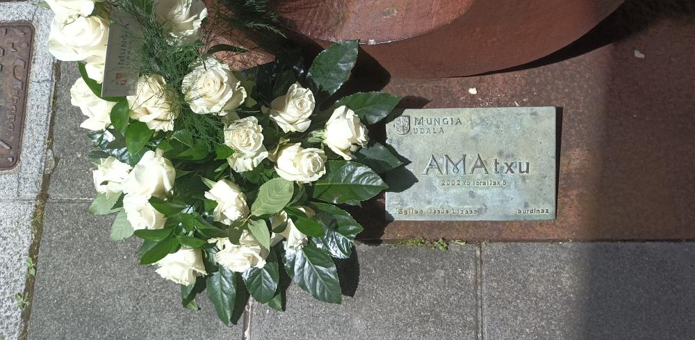 Imagen El Ayuntamiento de Mungia entrega el premio AMAtxu a las personas que han trabajado y trabajan incansablemente en favor de la visibilización e investigación de distintas enfermedades graves o de baja prevalencia