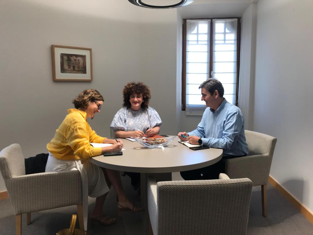 Imagen La Diputada General de Bizkaia, Elixabete Etxanobe, en Mungia