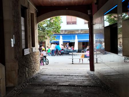 B. Barikuaz gozatzen