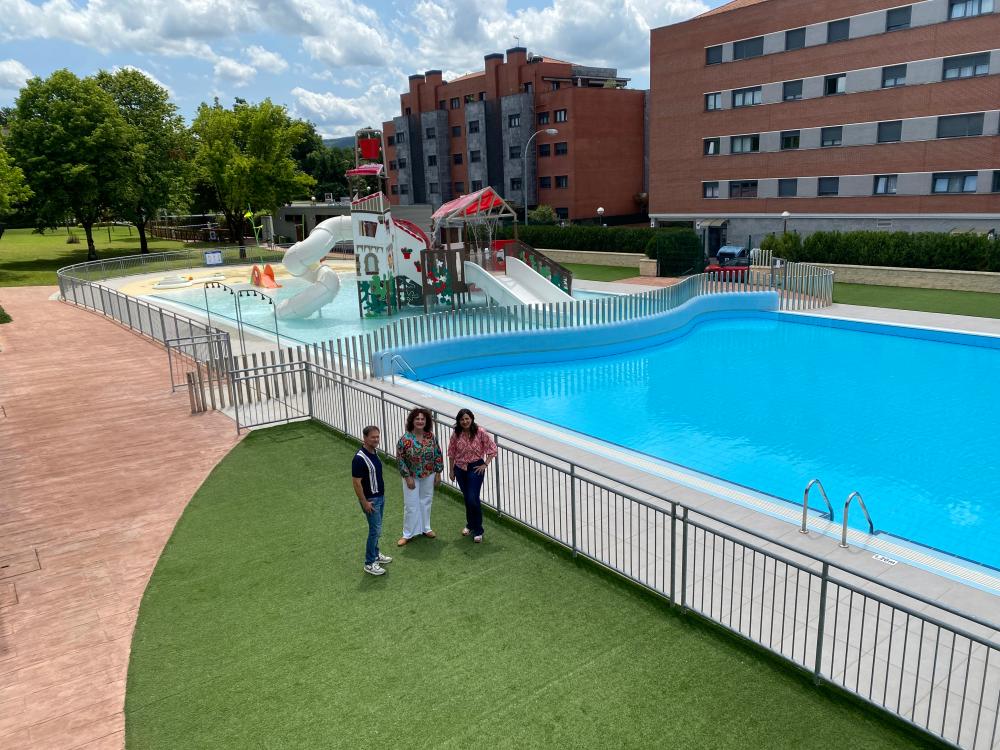 Imagen Udako denboraldia hasi da Mungian, kanpoko igerilekuetako berrikuntzekin