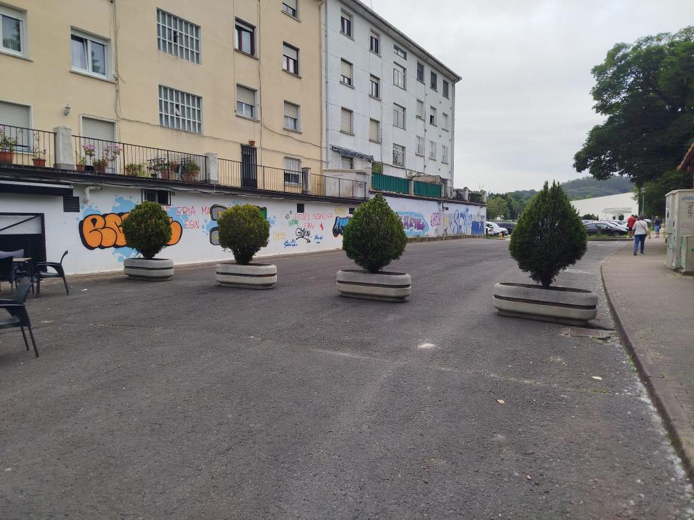 Imagen Udalak Uriguen parkearen alboan dagoen futbol zelaia kendu du Landetxoko aparkalekua handitzeko