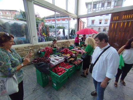 Imagen Periodistas alemanes recalan en Mungia de la mano de Basquetour para conocer de primera mano uno de los municipios que pertenecen al...