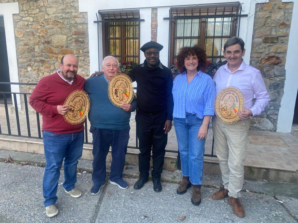 Irudia Benin herrialdeko Vida para Todos Fundazioko ordezkariek Mungia bisitatu...