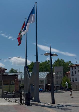 Imagen Aprobada la moción en favor de la convivencia y en defensa de la Policía Local y la Ertzaintza